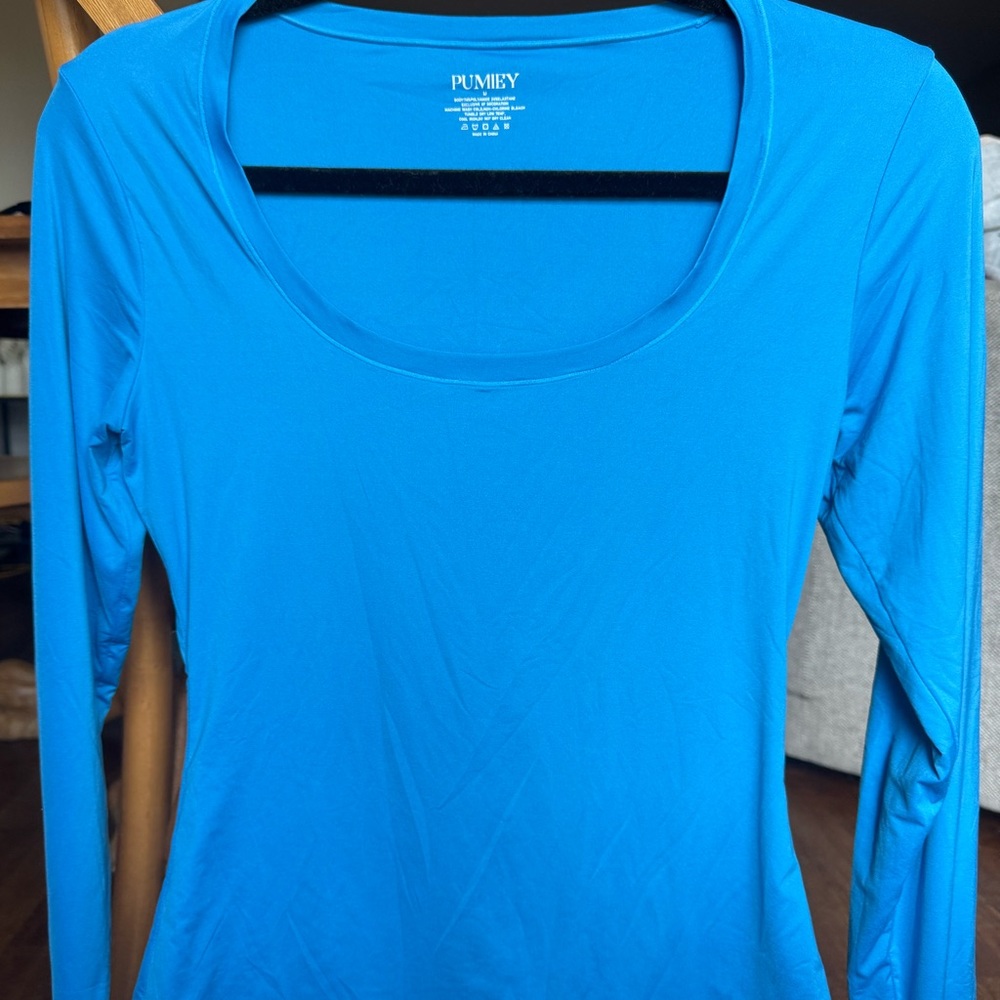 Pumiey Women's Vibrant Blue Long Sleeve Tee